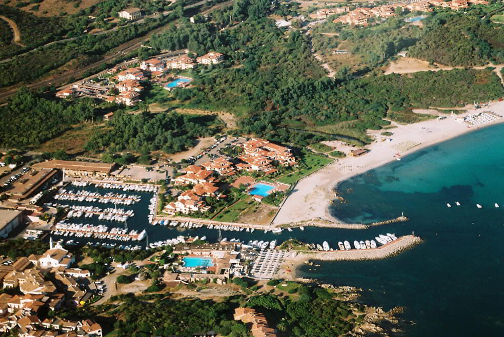 Porto Marana with moored luxury yachts – yacht maintenance and care in Costa Smeralda