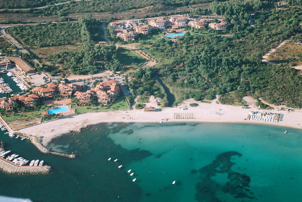 Panoramic view of Porto Marana and beach – ideal port for yacht maintenance in Costa Smeralda
